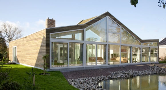 Architects: WHIM Architecture<br>
Location: Burgh-Haamstede, Zeeland, the Netherlands
Principal in Charge: Ramon Knoester<br>
Advisor: Architechniek bouwkundige ingenieurs, Rotterdam, the Netherlands<br>
Contractor: Verseput bouw- en milieutechniek, Burgh-Haamstede, the Netherlands<br>
Site Area: 1,751 sqm<br>
Project Area: 267 sqm<br>
Project Year: 2009-2010<br>
Photographs: Sylvia Alonso<br>