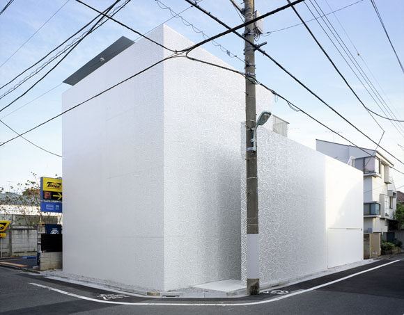 : Mount Fuji Architects Studio<br>
: , <br>
 : 131.41 ..<br>
 : 75.43 ..<br>
  : 279.58 ..<br>
: 2006- <br>
: Ryota Atarashi<br>
